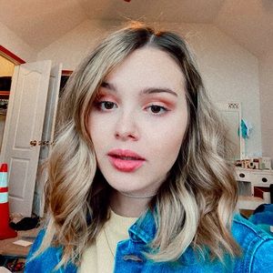 Meet your Posher, Dakota